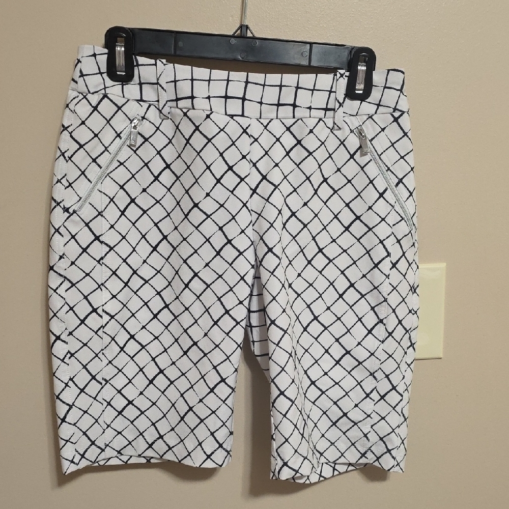 Elegant Grid Pattern Women's Shorts